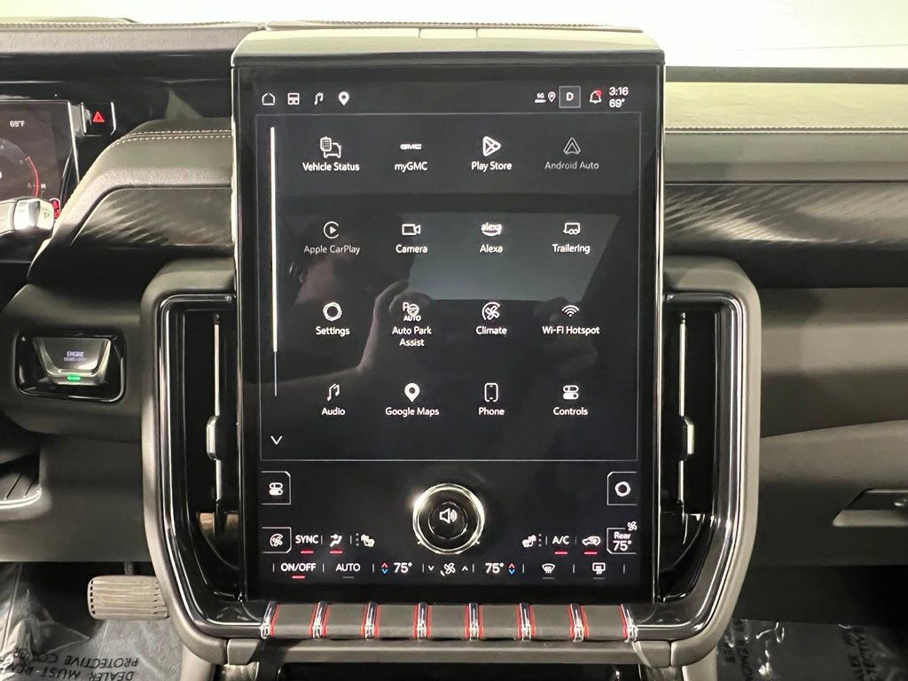 Used 2025 GMC Yukon XL AT4 AWD/4WD image 28
