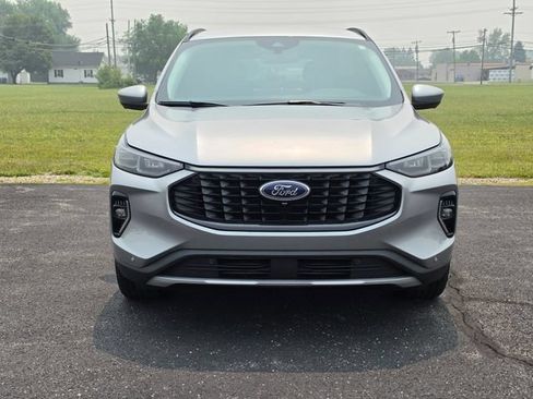 Certified 2023 Ford Escape Platinum AWD/4WD image 3