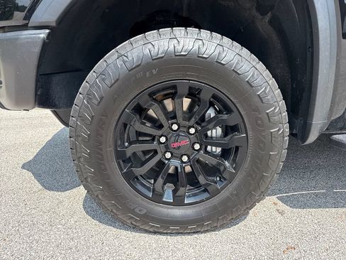 Used 2023 GMC Sierra 1500 AT4X AWD/4WD image 10