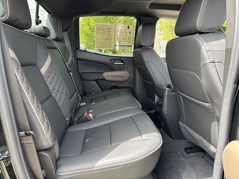 Used 2024 GMC Canyon Denali AWD/4WD image 24