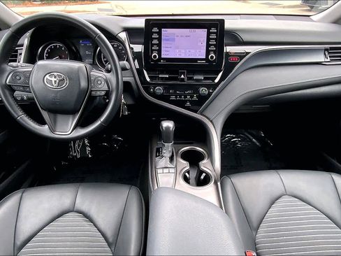 Used 2024 Toyota Camry SE image 15
