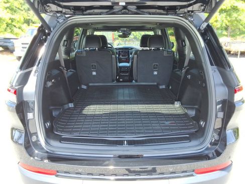 Used 2023 Jeep Grand Cherokee L Laredo AWD/4WD image 16