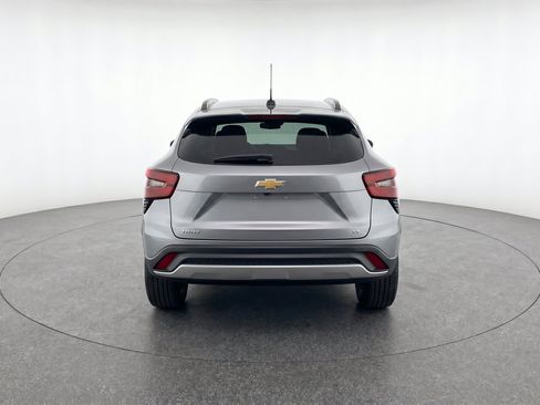 Used 2025 Chevrolet Trax LT w/ LT Convenience Package FWD image 7