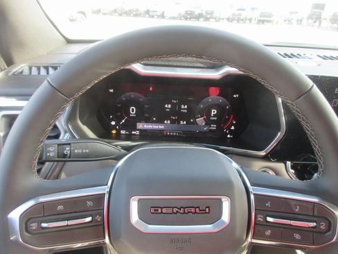 New 2026 GMC Canyon Denali image 18