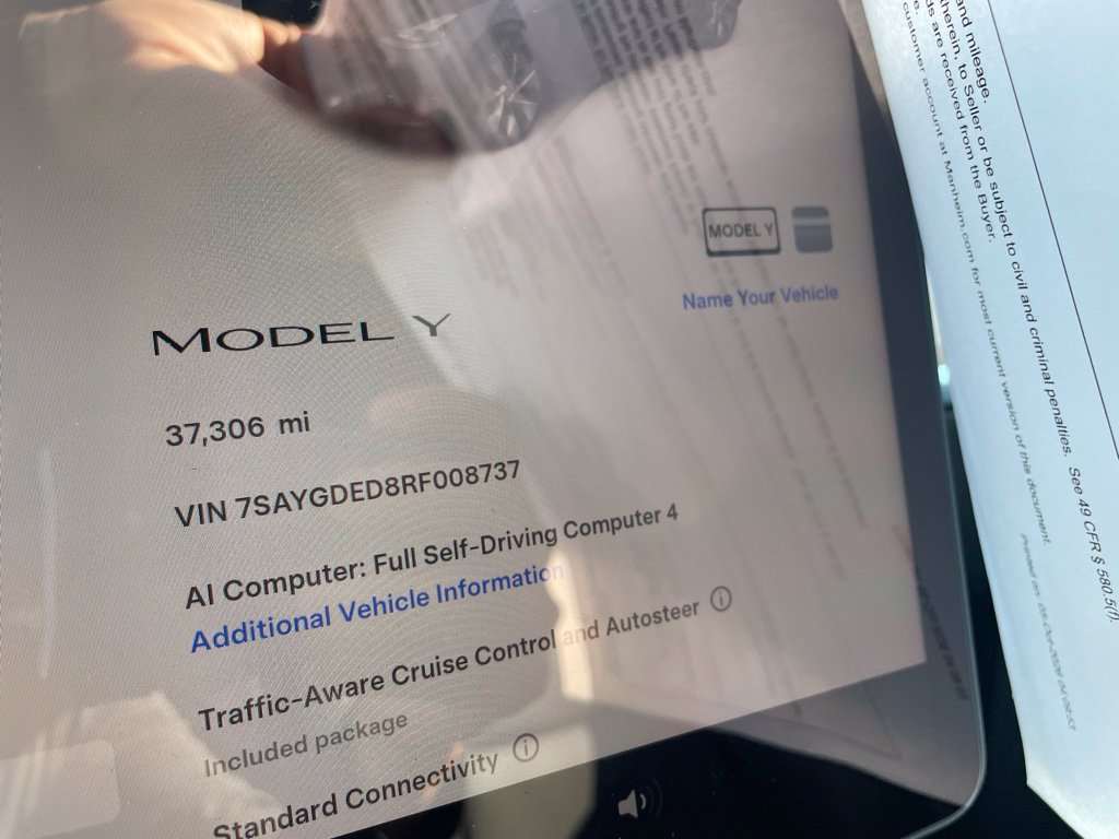 Used 2024 Tesla Model Y 2WD image 11
