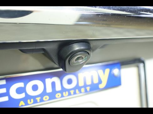 Used 2021 Lincoln Corsair AWD w/ Premium Package image 17