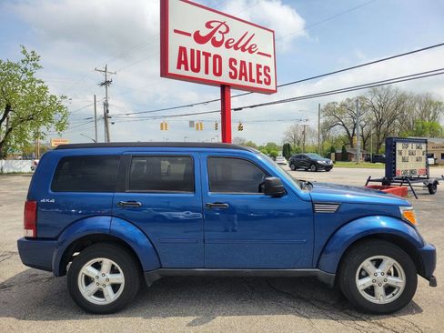 Used 2009 Dodge Nitro SLT image 2