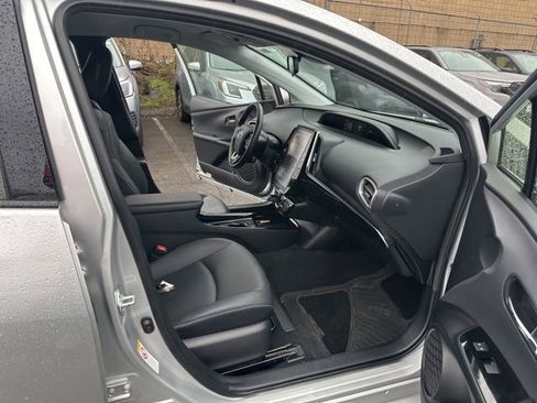 Used 2020 Toyota Prius Prime XLE image 27