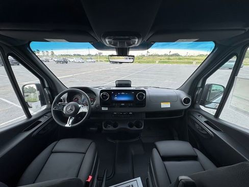 New 2025 Mercedes-Benz Sprinter 2500 image 19