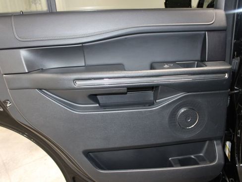 Used 2024 Ford Expedition XLT image 22