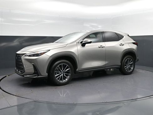 Certified 2025 Lexus NX 250 FWD image 3