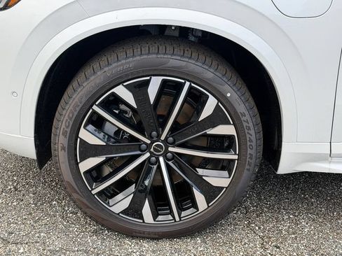 New 2026 Volvo XC90 T8 Plus AWD/4WD image 11
