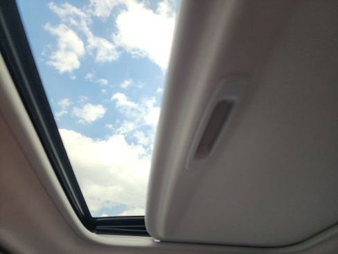 Used 2017 Toyota Corolla SE image 15