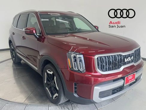Used 2023 Kia Telluride EX w/ EX Captain's Chair Package FWD image 1