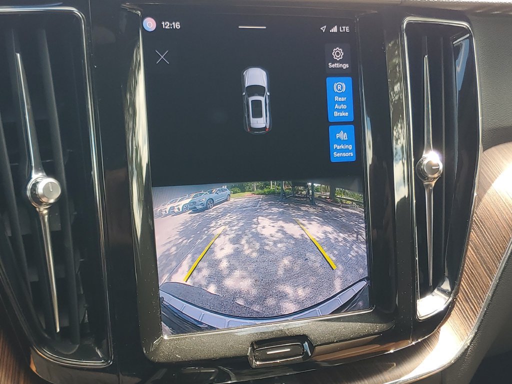 Certified 2022 Volvo XC60 B5 Momentum w/ Protection Package Premier AWD/4WD image 24