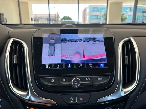 Used 2024 Chevrolet Equinox Premier FWD image 13