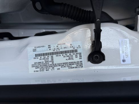 Used 2016 Ford C-MAX Energi SEL w/ Equipment Group 302A FWD image 22
