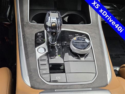 Used 2023 BMW X5 xDrive40i w/ Premium Package image 39