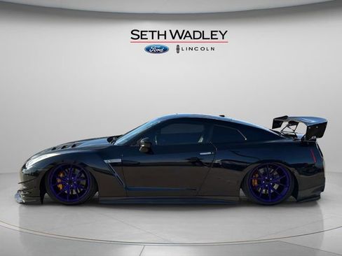 Used 2010 Nissan GT-R Premium image 4