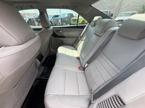 Used 2016 Toyota Camry XLE w/ Moonroof Package FWD image 16