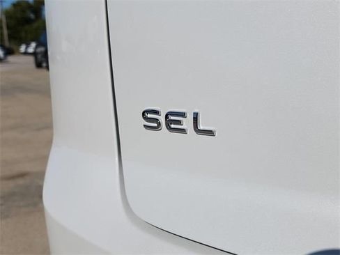 New 2026 Volkswagen Atlas Cross Sport SEL image 5