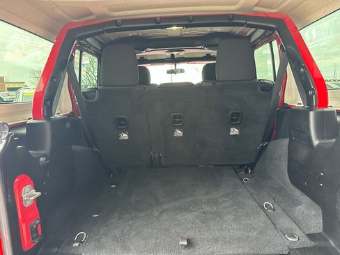 Used 2018 Jeep Wrangler Unlimited Sport S image 13