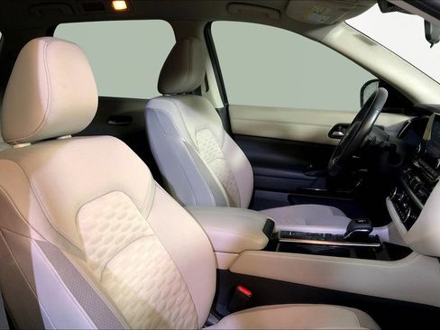 Used 2022 Nissan Pathfinder SV w/ SV Black Package image 20