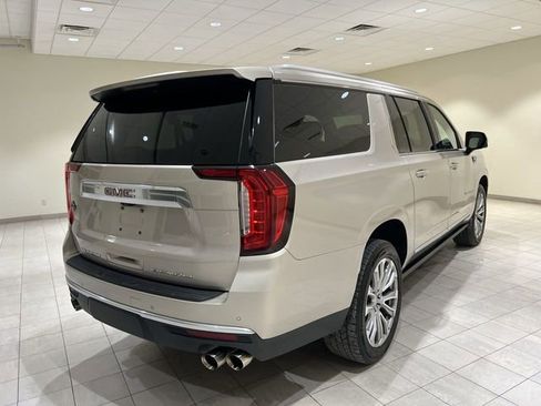 Used 2021 GMC Yukon XL Denali w/ Denali Premium Package RWD image 5
