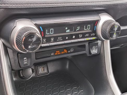 Used 2025 Toyota RAV4 XLE FWD image 23