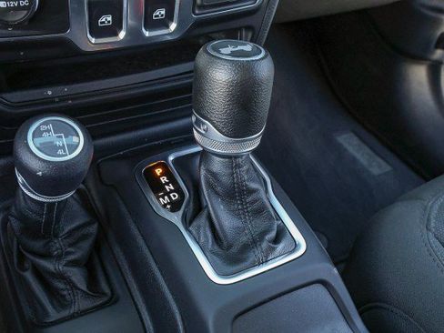 Used 2023 Jeep Wrangler Sport S image 19