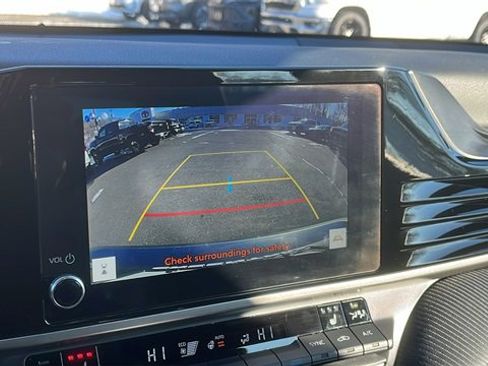 Used 2025 Toyota Camry SE image 15