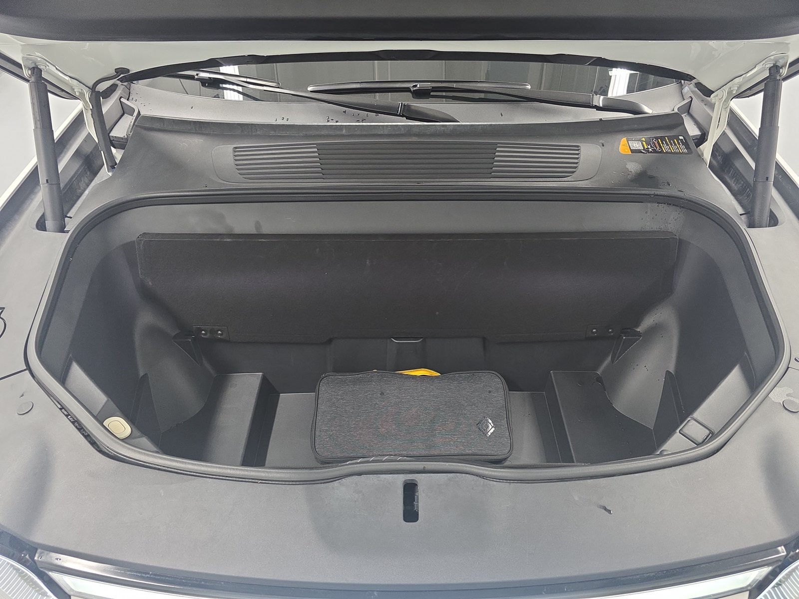 Used 2022 Rivian R1T Adventure AWD/4WD image 14
