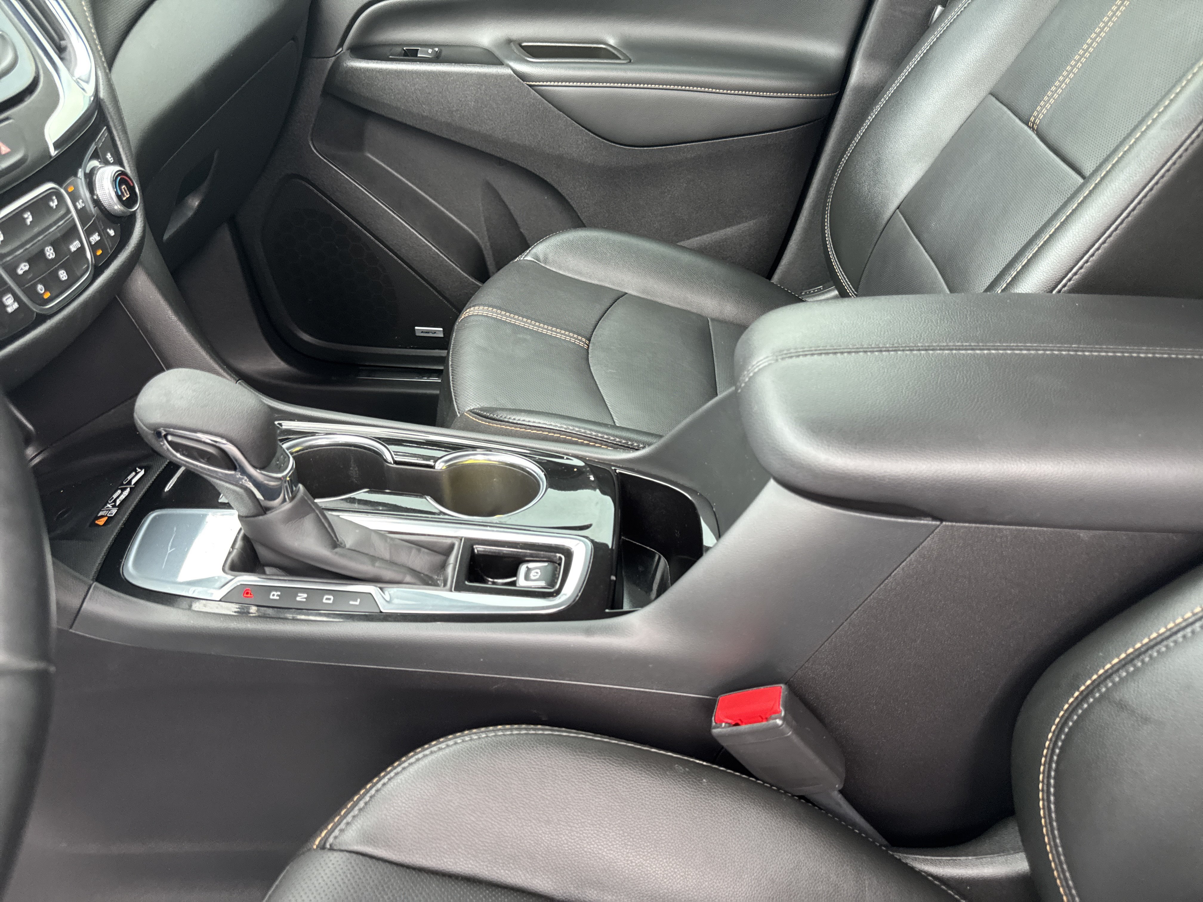 Used 2024 Chevrolet Equinox Premier FWD image 24