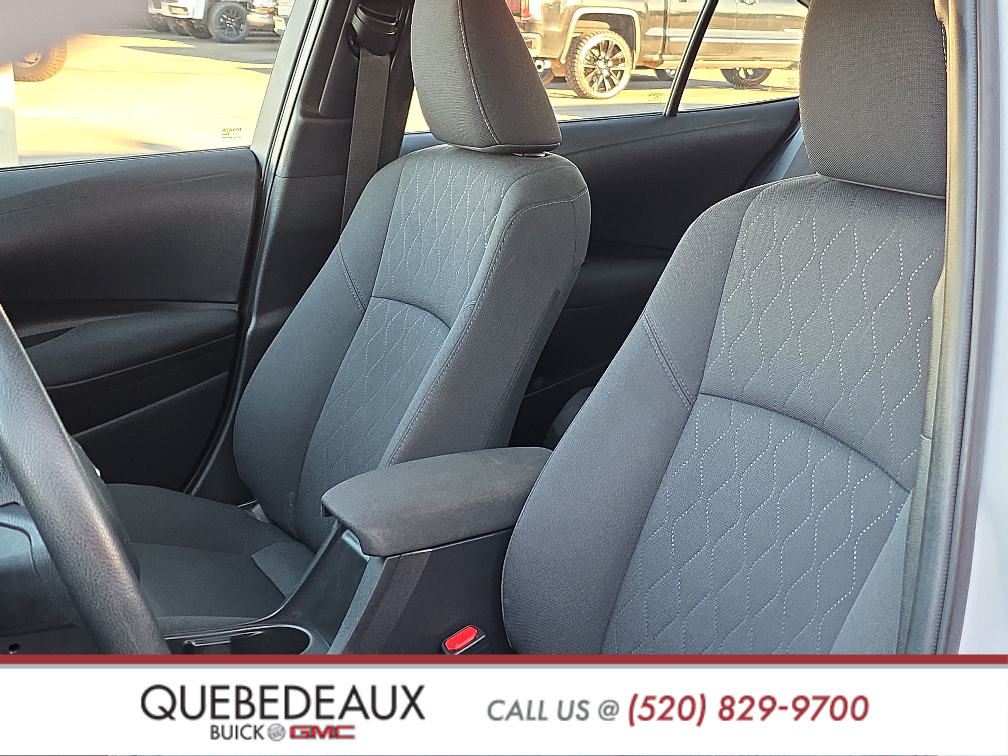 Used 2025 Toyota Corolla LE FWD image 11