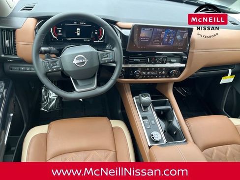 New 2026 Nissan Pathfinder Platinum image 14