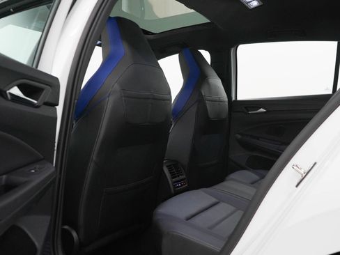 Used 2025 Volkswagen Golf AWD/4WD image 18