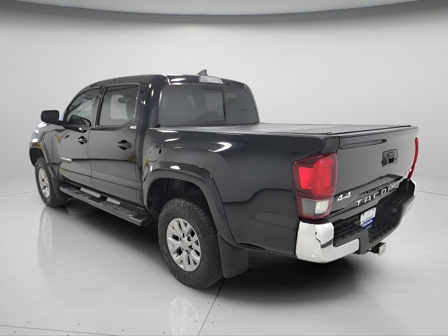 Used 2019 Toyota Tacoma SR5 AWD/4WD image 5