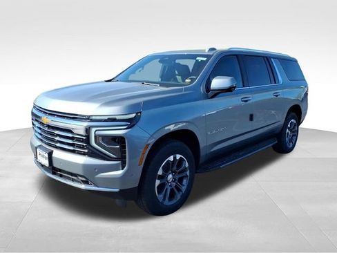 New 2026 Chevrolet Suburban LT w/ Comfort Package AWD/4WD image 4