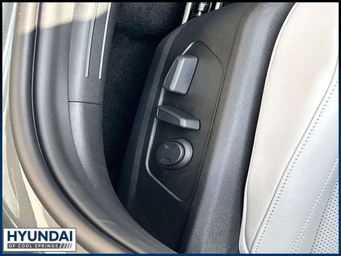 New 2026 Hyundai Elantra Limited FWD image 15