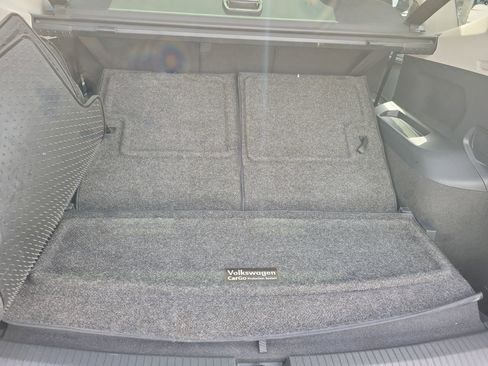 Used 2021 Volkswagen Tiguan SEL image 10