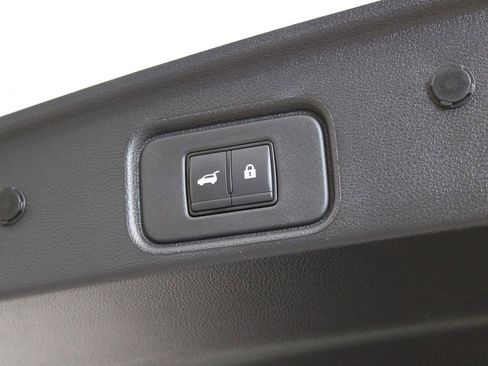 Used 2023 Nissan Pathfinder SL image 41