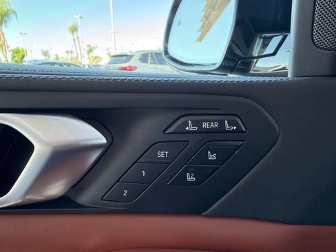 Used 2023 BMW X7 xDrive40i w/ Executive Package AWD/4WD image 7