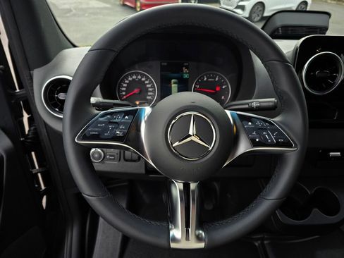 New 2025 Mercedes-Benz Sprinter 2500 image 21