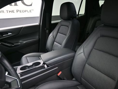 Used 2025 Chevrolet Equinox LT w/ Convenience Package II image 16