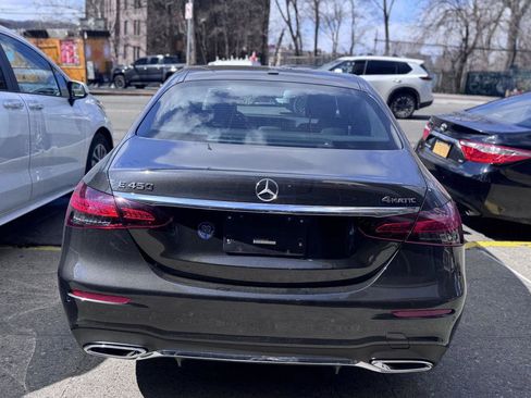 Used 2022 Mercedes-Benz E 450 4MATIC Sedan image 4
