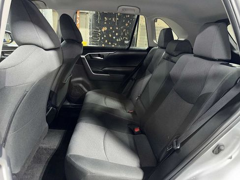 Used 2025 Toyota RAV4 XLE AWD/4WD image 17