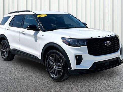 Used 2025 Ford Explorer ST-Line w/ ST-Line Street Pack AWD/4WD image 1