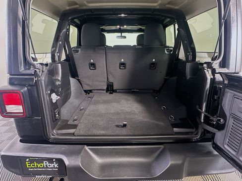 Used 2022 Jeep Wrangler Sport S AWD/4WD image 29