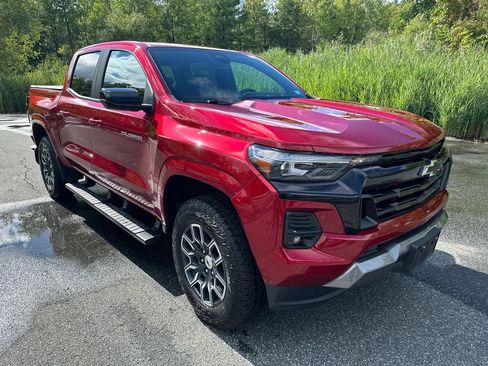 Used 2023 Chevrolet Colorado Z71 w/ Z71 Convenience Package 2 AWD/4WD image 7