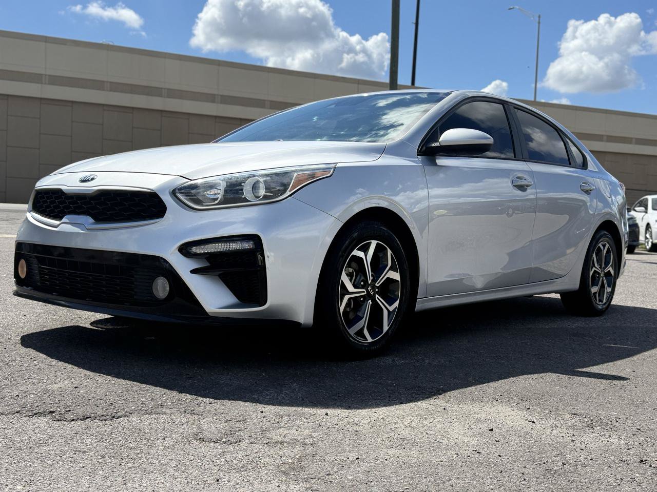 Used 2020 Kia Forte LXS FWD image 2